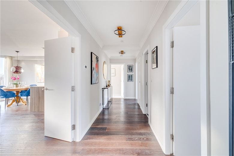 3 bedroom flat, St. Mary Abbots Terrace, Kensington W14 - Available