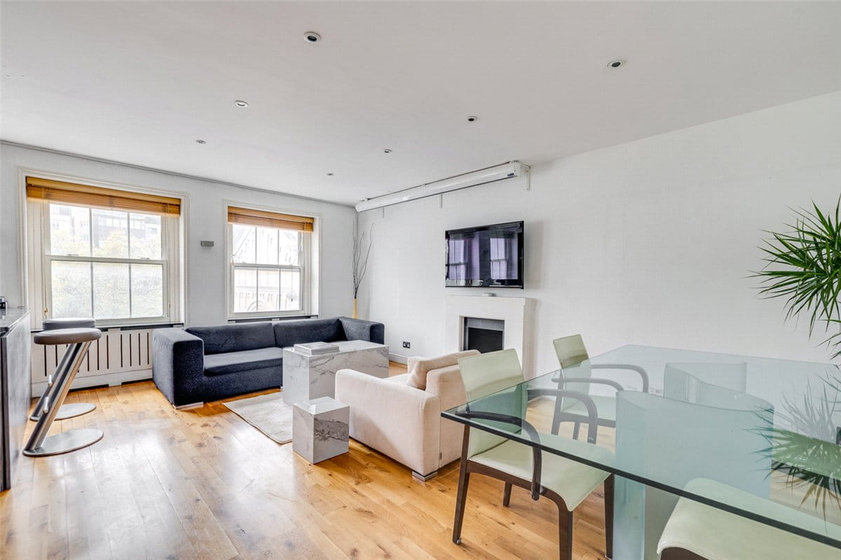 3 bedroom flat, Ennismore Gardens, Knightsbridge SW7 - Available