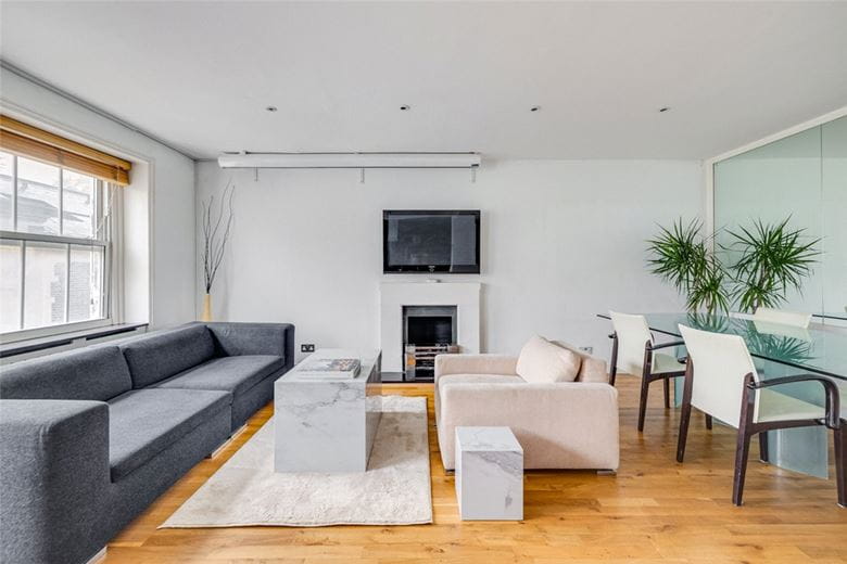 3 bedroom flat, Ennismore Gardens, Knightsbridge SW7 - Available