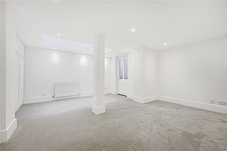 2 bedroom flat, Queens Gate, South Kensington SW7 - Available