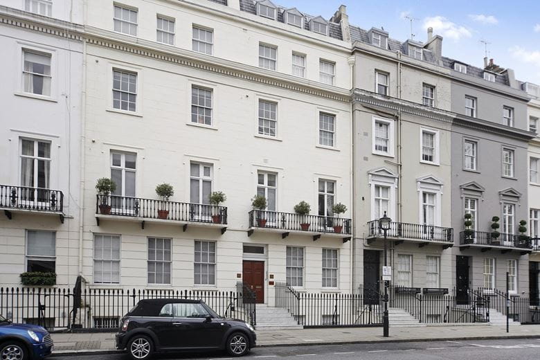 1 bedroom flat, Chesham Place, Belgravia SW1X - Available