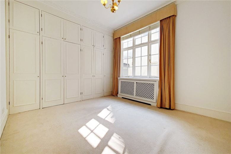 1 bedroom flat, Chesham Place, Belgravia SW1X - Available