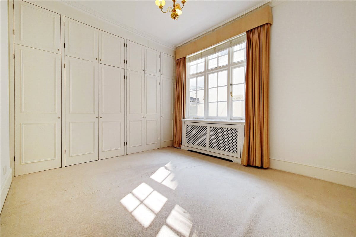 1 bedroom flat, Chesham Place, Belgravia SW1X - Available