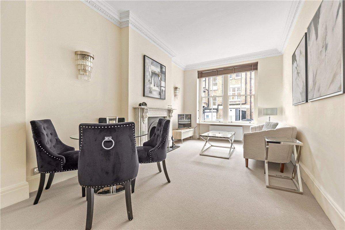 2 bedroom flat, Lincoln House, Basil Street SW3 - Available