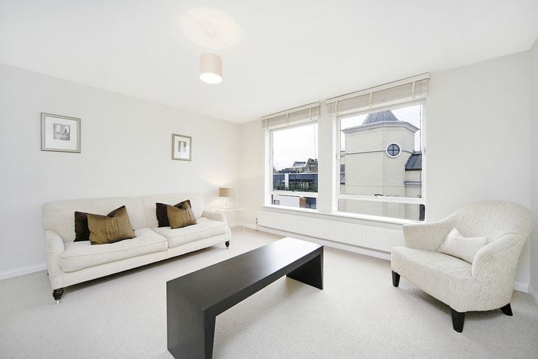 2 bedroom flat, Fulham Road, Chelsea SW3 - Available