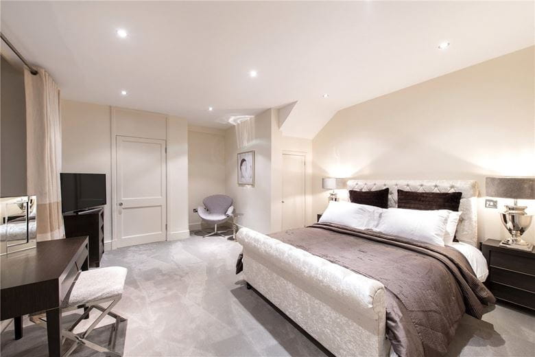 1 bedroom flat, Lennox Gardens, Knightsbridge SW1X