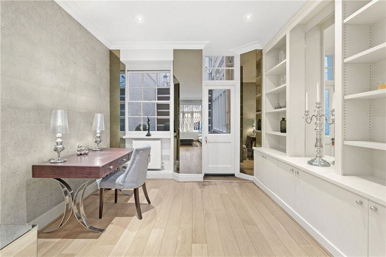 1 bedroom flat, Lennox Gardens, Knightsbridge SW1X - Available