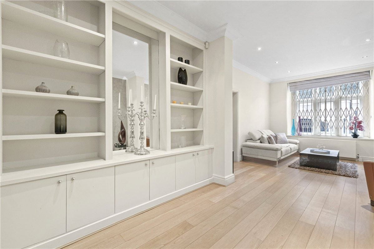 1 bedroom flat, Lennox Gardens, Knightsbridge SW1X - Available