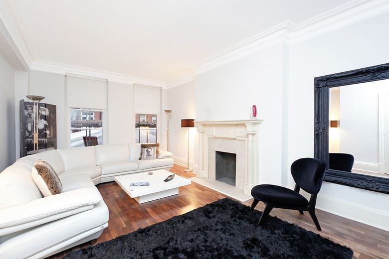 2 bedroom flat, Lincoln House, Basil Street SW3 - Available