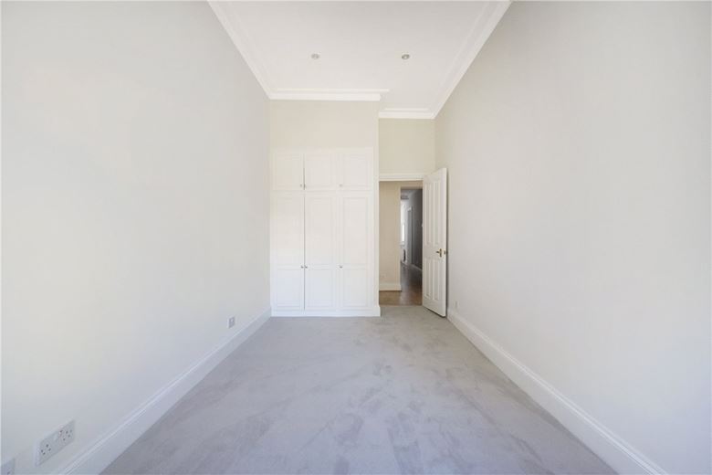 3 bedroom flat, Queens Gate, South Kensington SW7 - Available