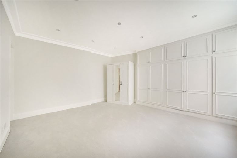 3 bedroom flat, Queens Gate, South Kensington SW7 - Available