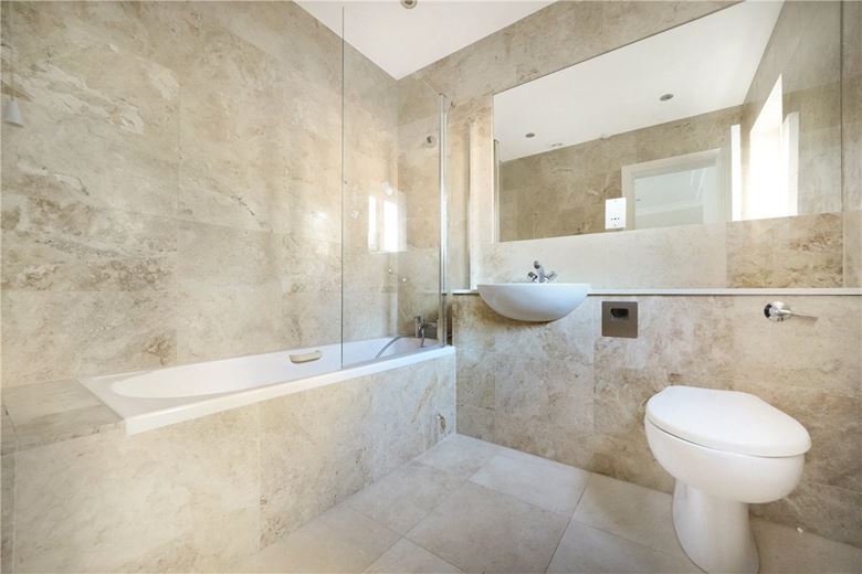 3 bedroom flat, Queens Gate, South Kensington SW7 - Available