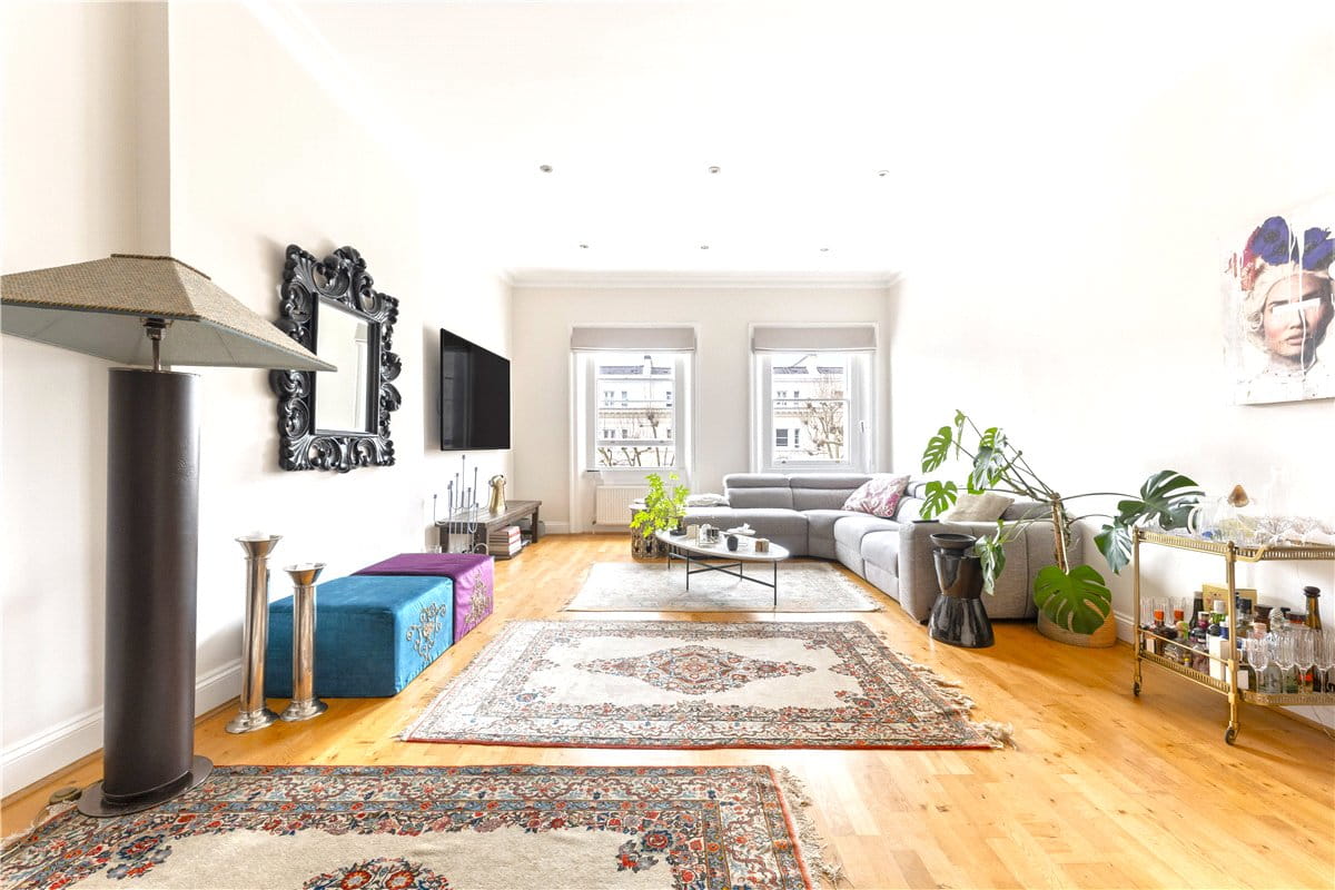 3 bedroom flat, Queens Gate, South Kensington SW7 - Available