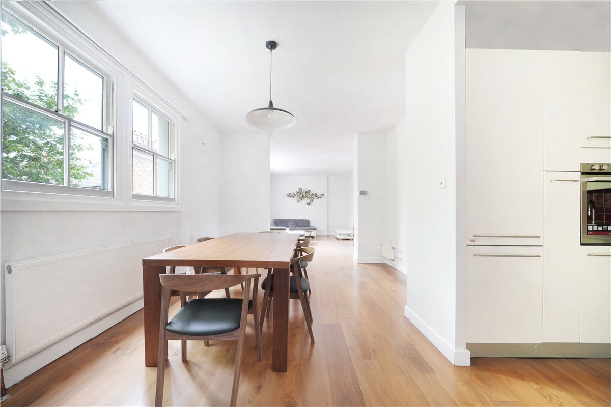 2 bedroom flat, Ovington Square, London SW3 - Available