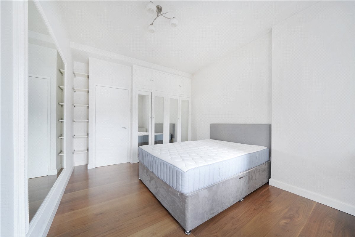 2 bedroom flat, Ovington Square, London SW3 - Available