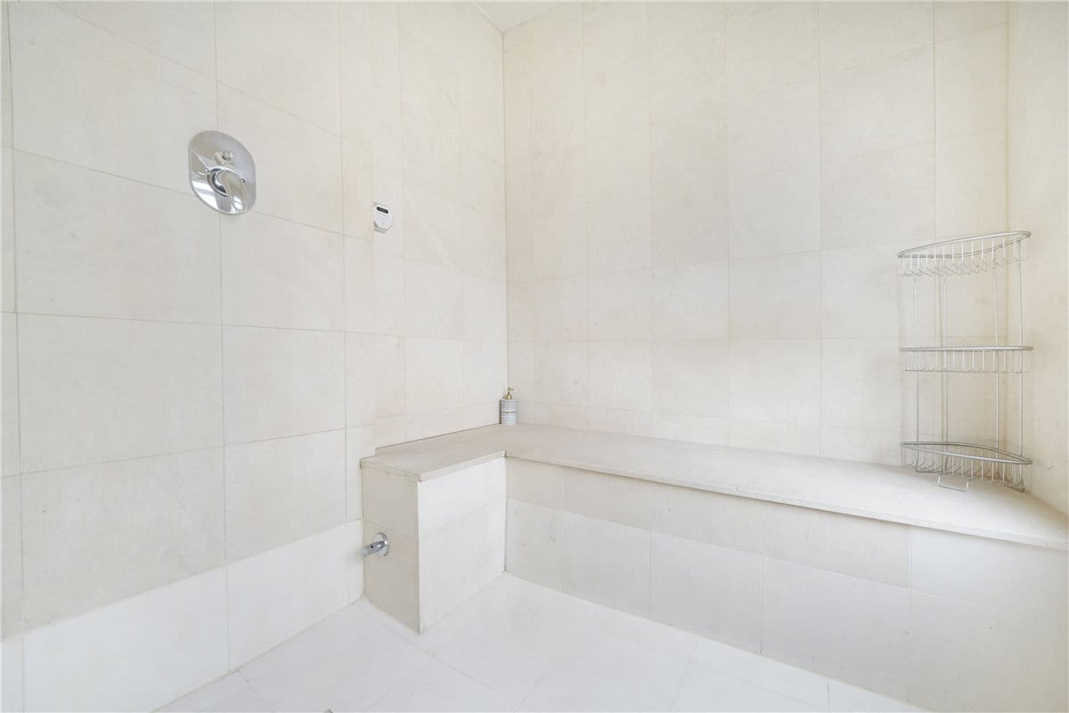 2 bedroom flat, Ovington Square, London SW3 - Available