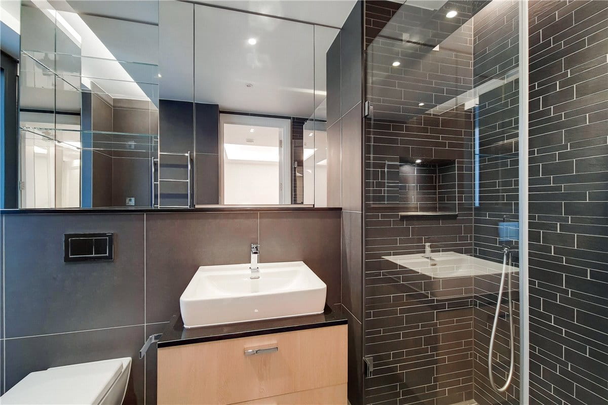 2 bedroom flat, Kensington Gardens Square, W2 - Available