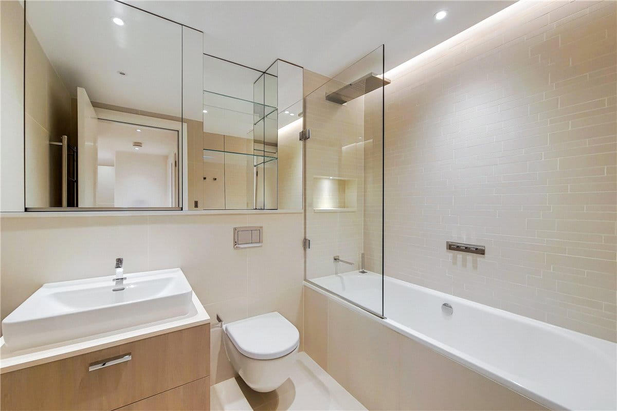 2 bedroom flat, Kensington Gardens Square, W2 - Available