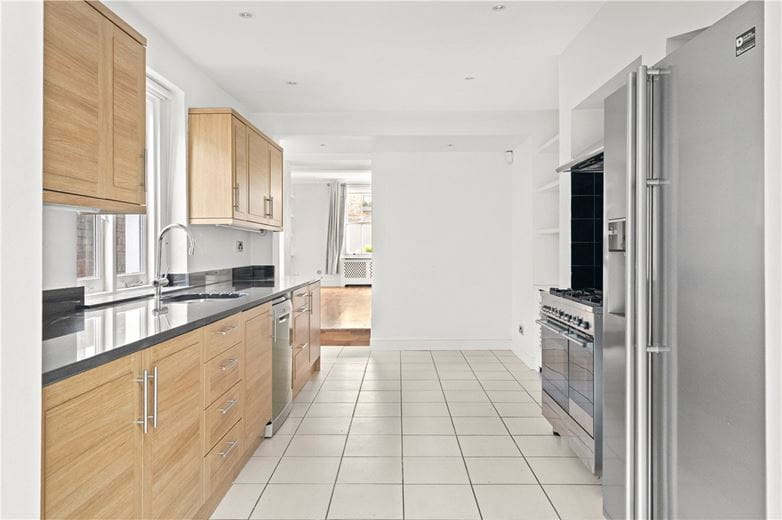4 bedroom house, Donne Place, Chelsea SW3 - Available