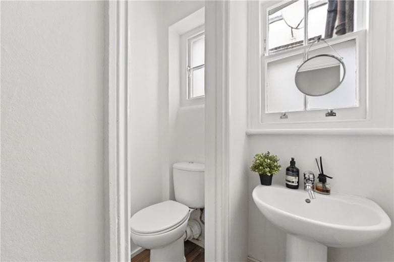 4 bedroom house, Donne Place, Chelsea SW3 - Available