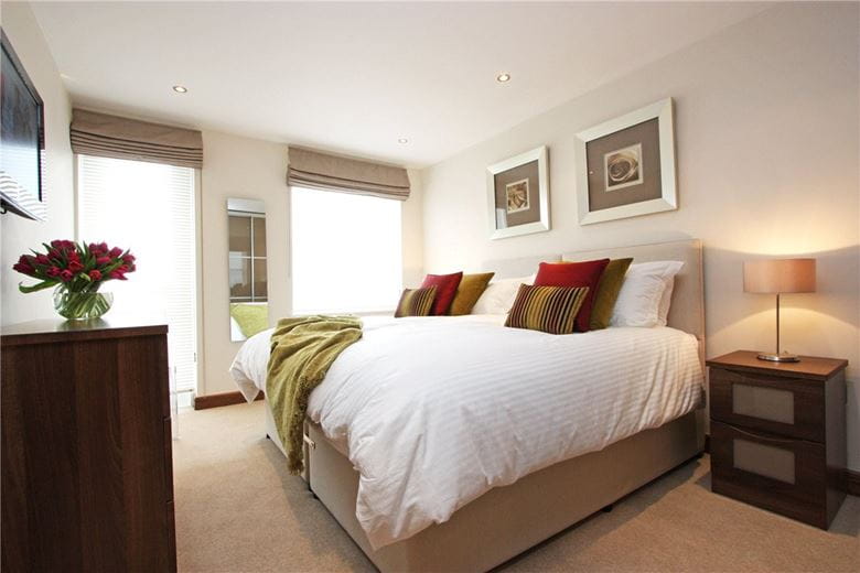 2 bedroom flat, Kingston House South, Ennismore Gardens SW7 - Available