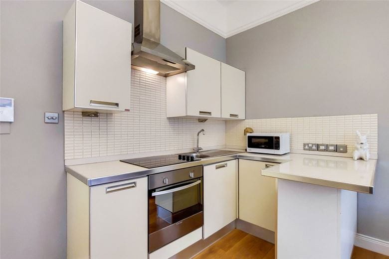 1 bedroom flat, Egerton Gardens, Knightsbridge SW3 - Available