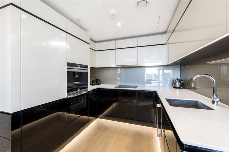 1 bedroom flat, Tower 1, Block C,, The Corniche SE1