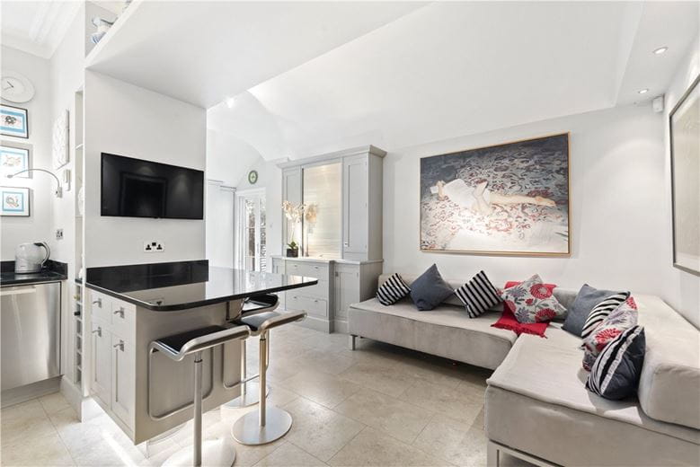 4 bedroom maisonette, Elvaston Place, South Kensington SW7 - Available
