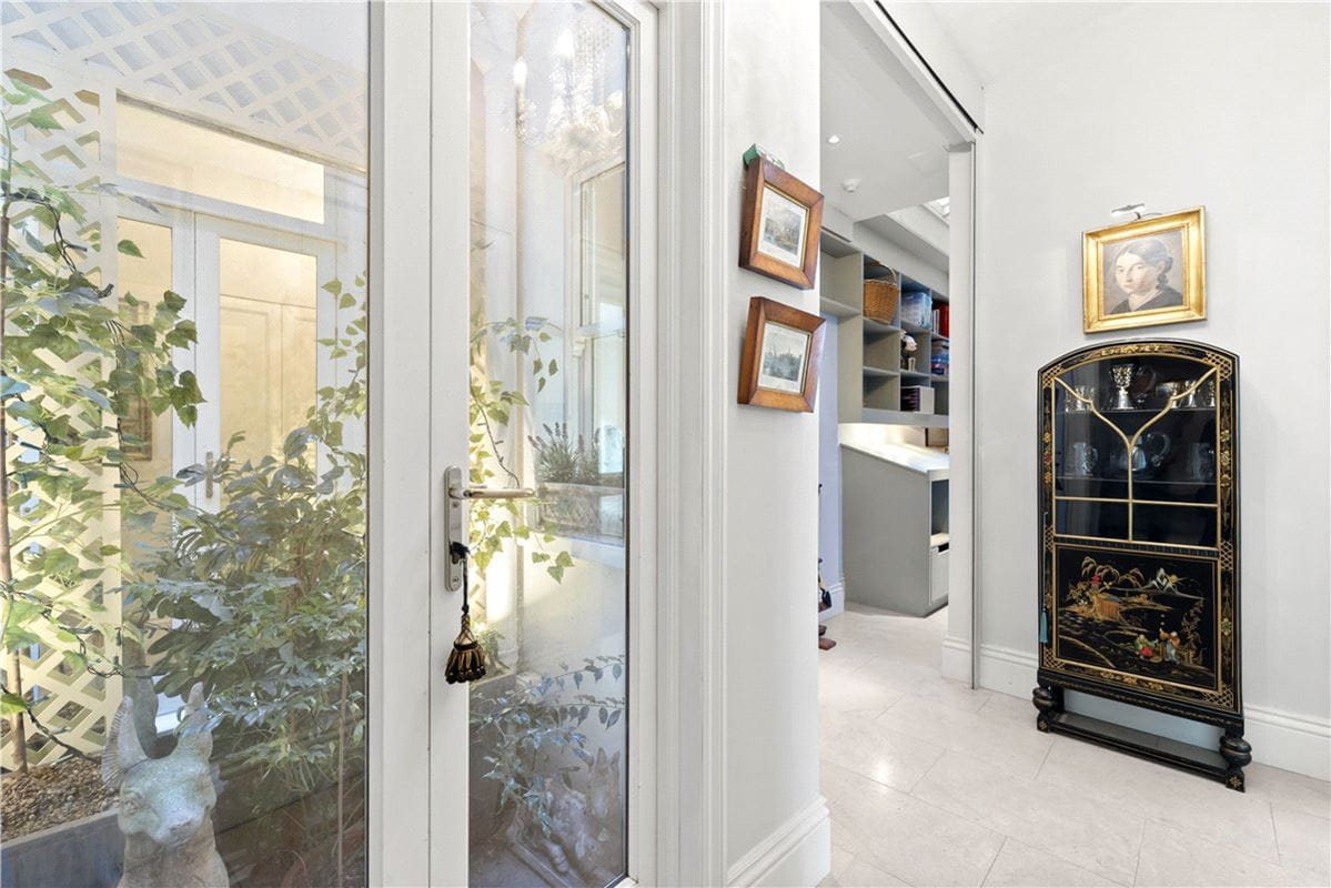 4 bedroom maisonette, Elvaston Place, South Kensington SW7 - Available