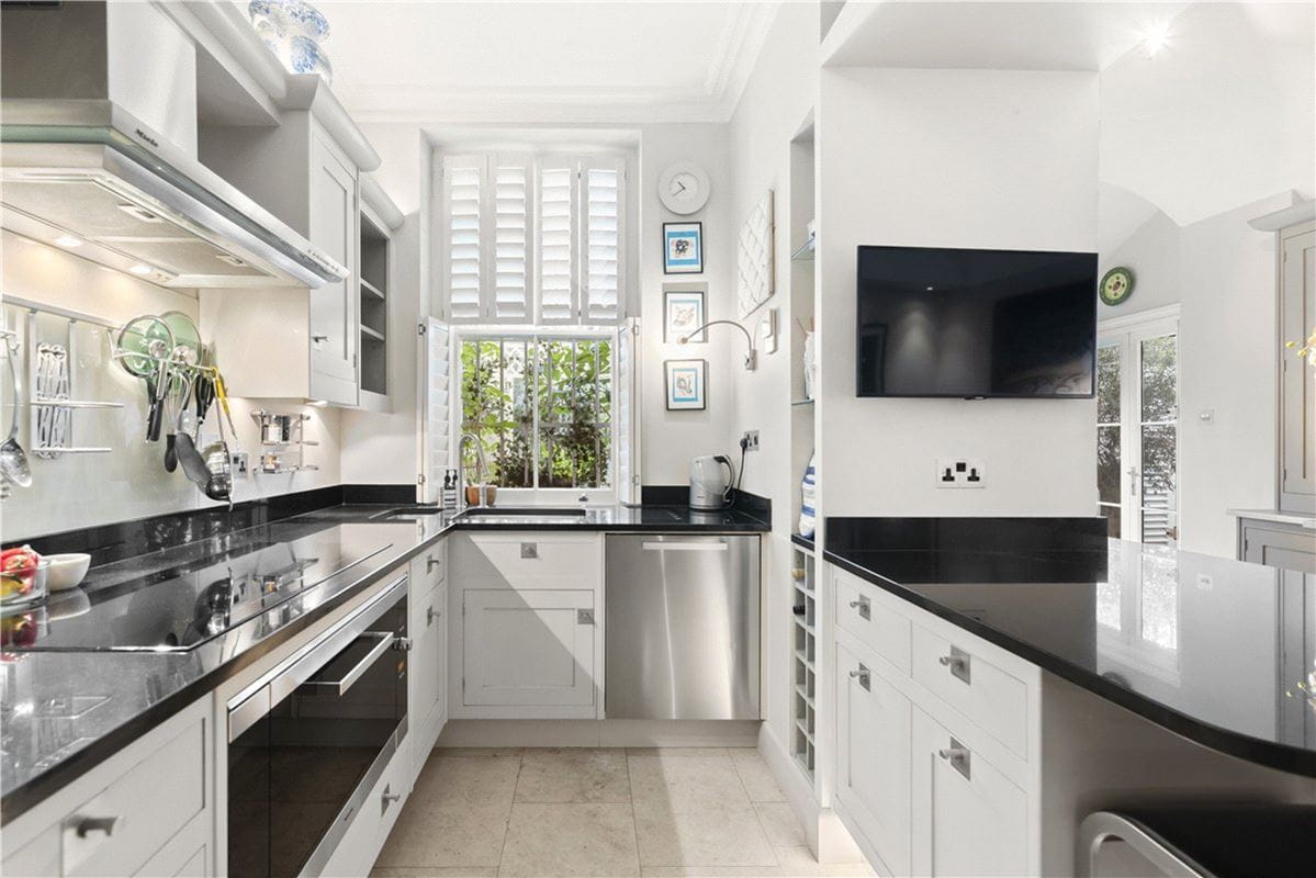4 bedroom maisonette, Elvaston Place, South Kensington SW7 - Available