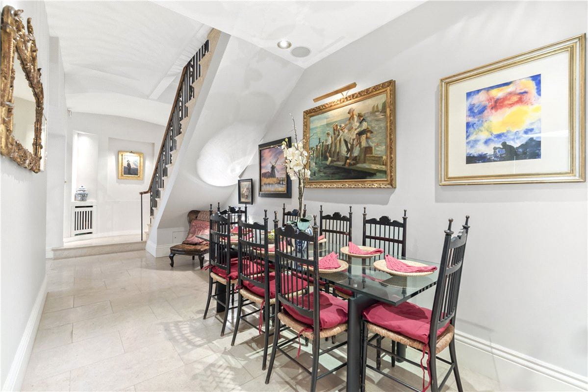 4 bedroom maisonette, Elvaston Place, South Kensington SW7 - Available