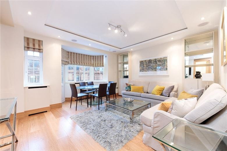 3 bedroom flat, Brompton Road, London SW3 - Available