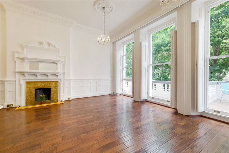 2 bedroom flat, Cornwall Gardens, London SW7 - Available