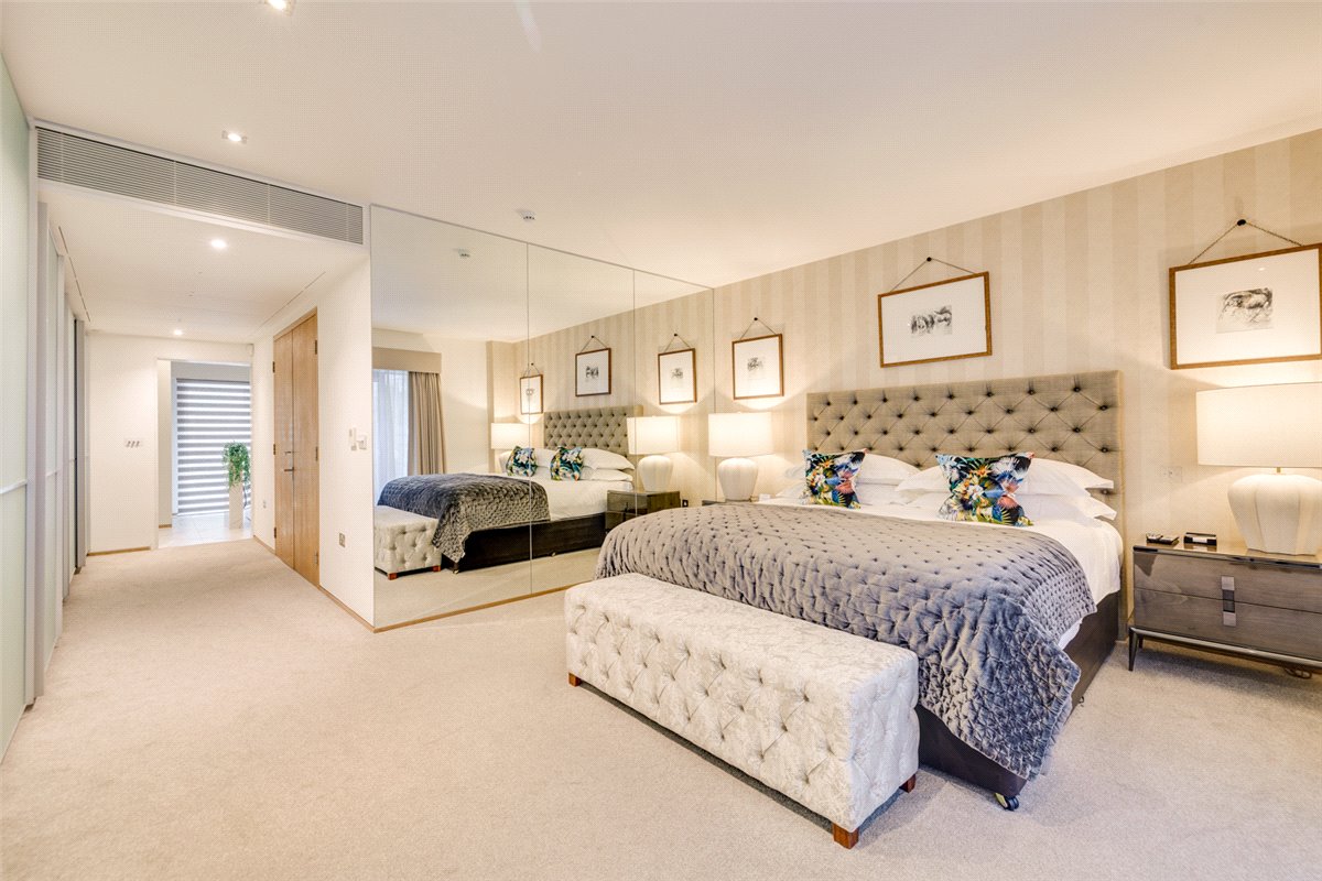 4 bedroom house, Cheval Place, Knightsbridge SW7 - Available