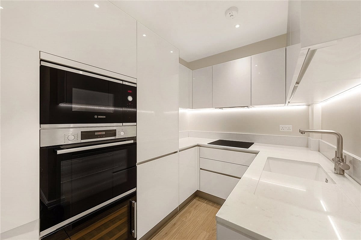  bedroom flat, Queen's Gate, South Kensington SW7