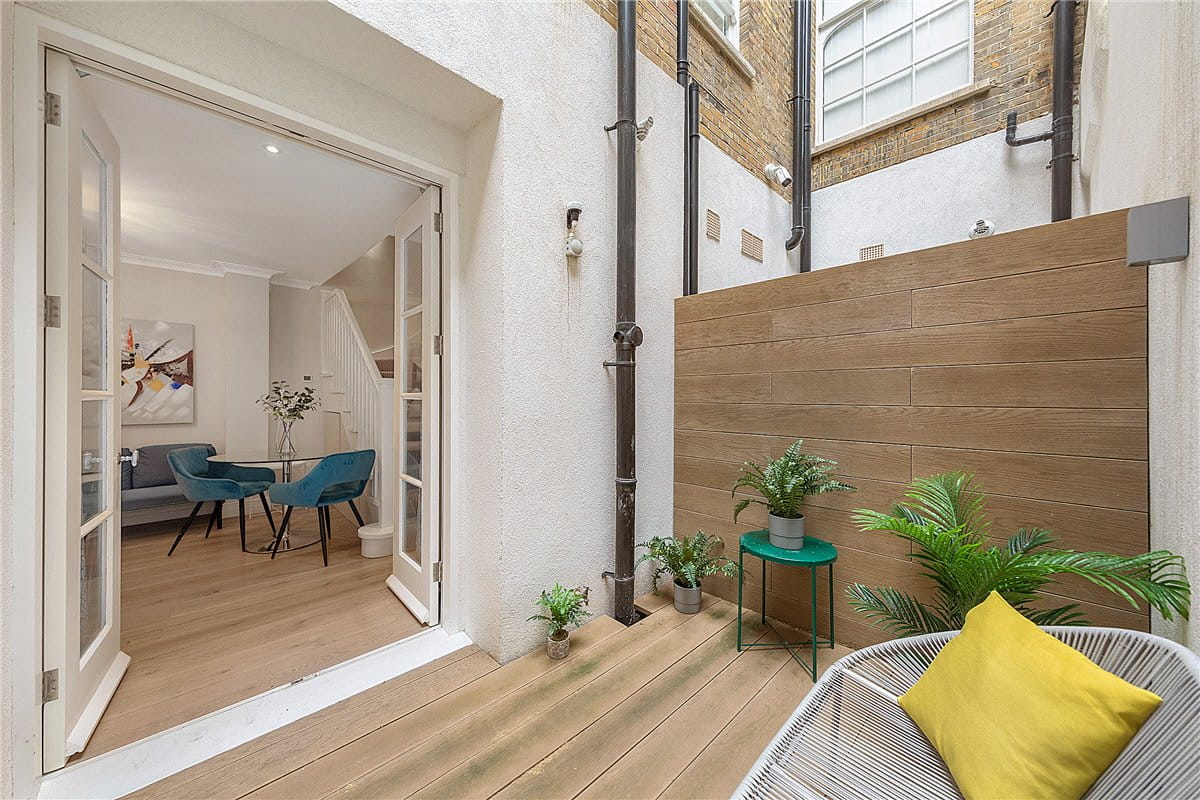  bedroom flat, Queen's Gate, South Kensington SW7