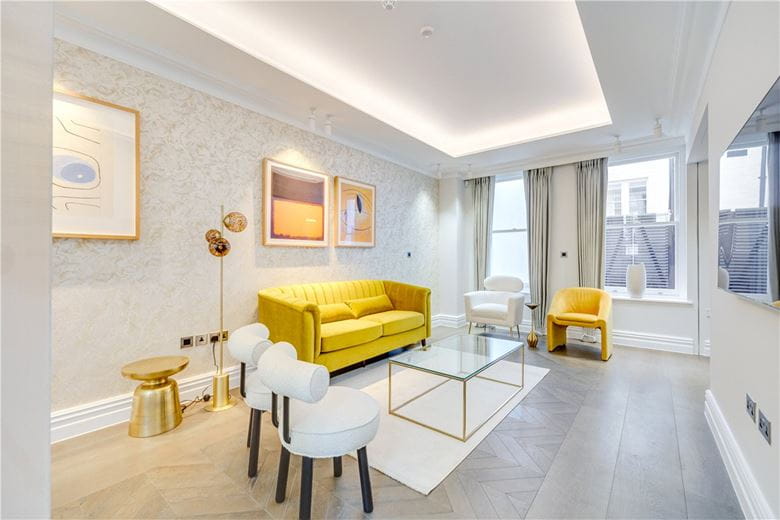 4 bedroom house, Queens Gate Mews, South Kensington SW7 - Available