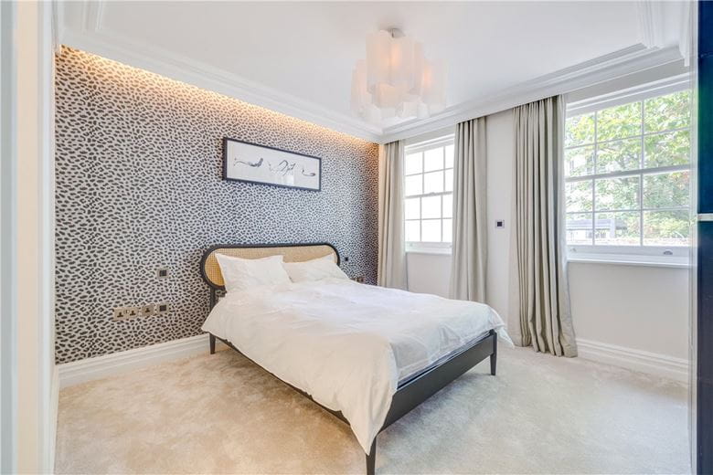 4 bedroom house, Queens Gate Mews, South Kensington SW7 - Available