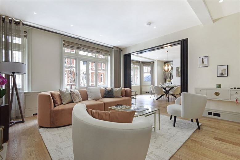 3 bedroom flat, Washington House, Basil Street SW3 - Available