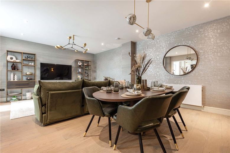 3 bedroom flat, Cranley Gardens, South Kensington SW7 - Available