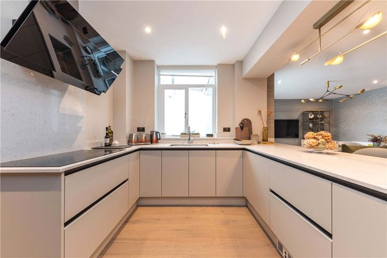 3 bedroom flat, Cranley Gardens, South Kensington SW7 - Available