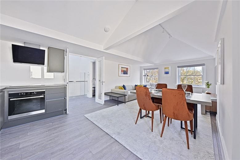 2 bedroom flat, Rutland Gate, Knightsbridge SW7 - Available