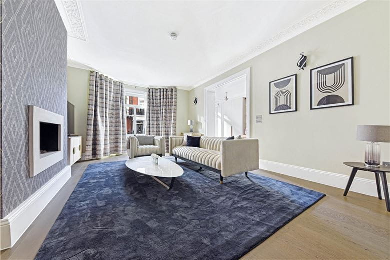 5 bedroom flat, Drayton Gardens, Chelsea SW10 - Available