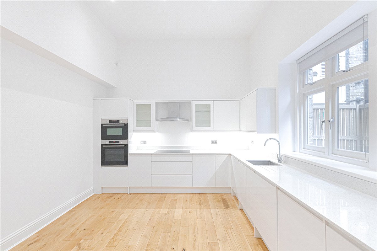 2 bedroom house, Egerton Gardens Mews, Knightsbridge SW3 - Available