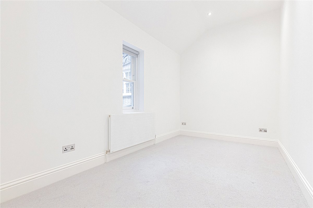 2 bedroom house, Egerton Gardens Mews, Knightsbridge SW3 - Available