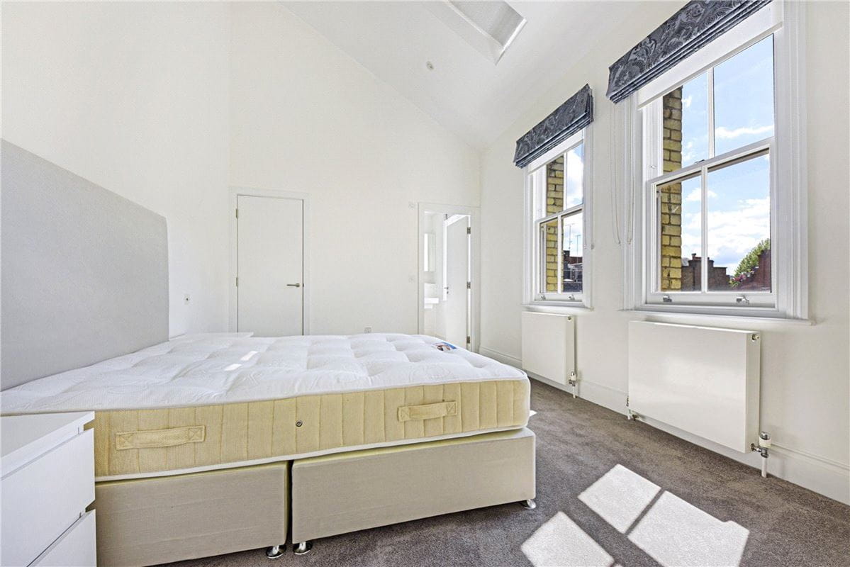 bedroom flat, Egerton Gardens Mews, Knightsbridge SW3 - Available