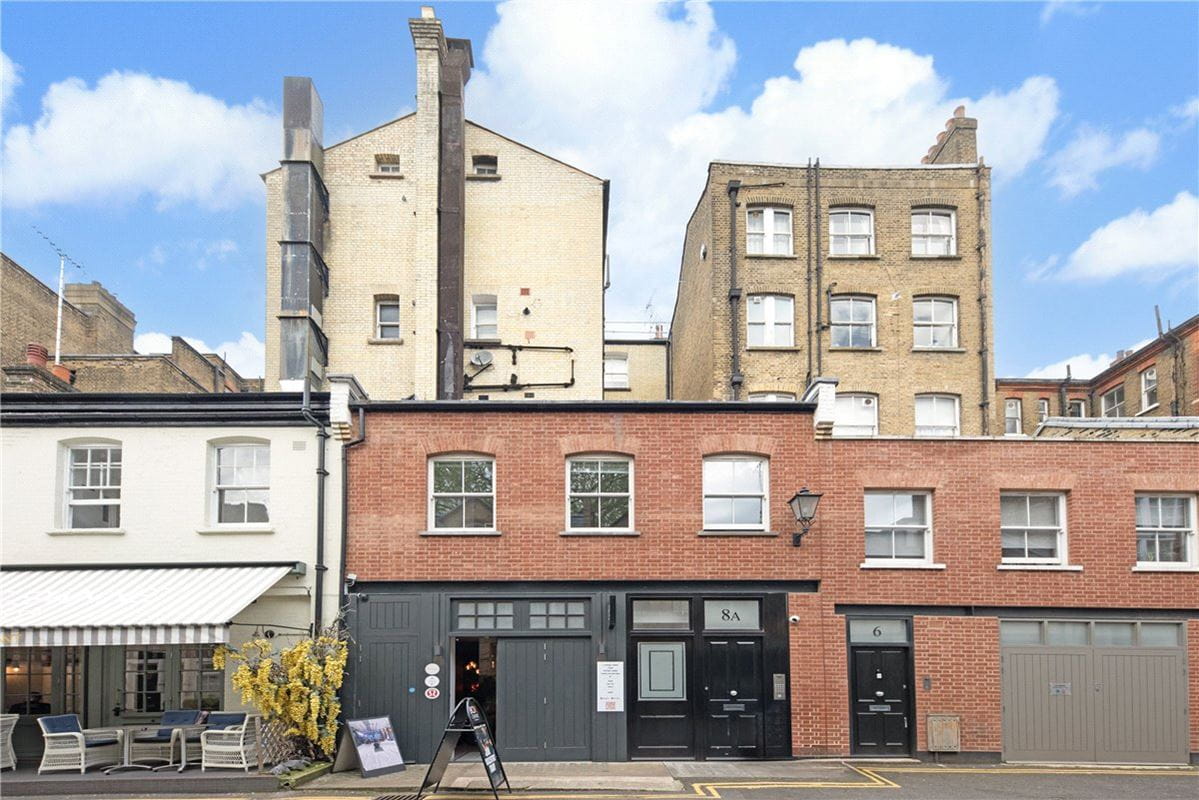  bedroom flat, Egerton Gardens Mews, Knightsbridge SW3 - Available