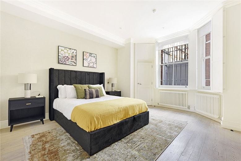 3 bedroom flat, Rosary Gardens, South Kensington SW7 - Available