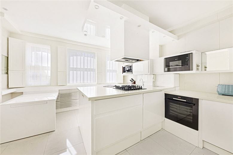 3 bedroom flat, Rosary Gardens, South Kensington SW7 - Available