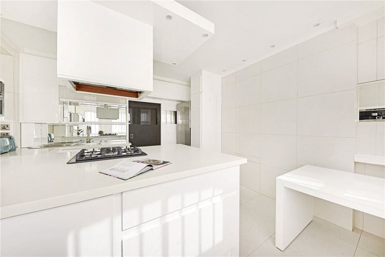 3 bedroom flat, Rosary Gardens, South Kensington SW7 - Available